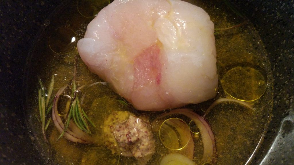 Rana pescatrice con polenta su crema di patate e porri