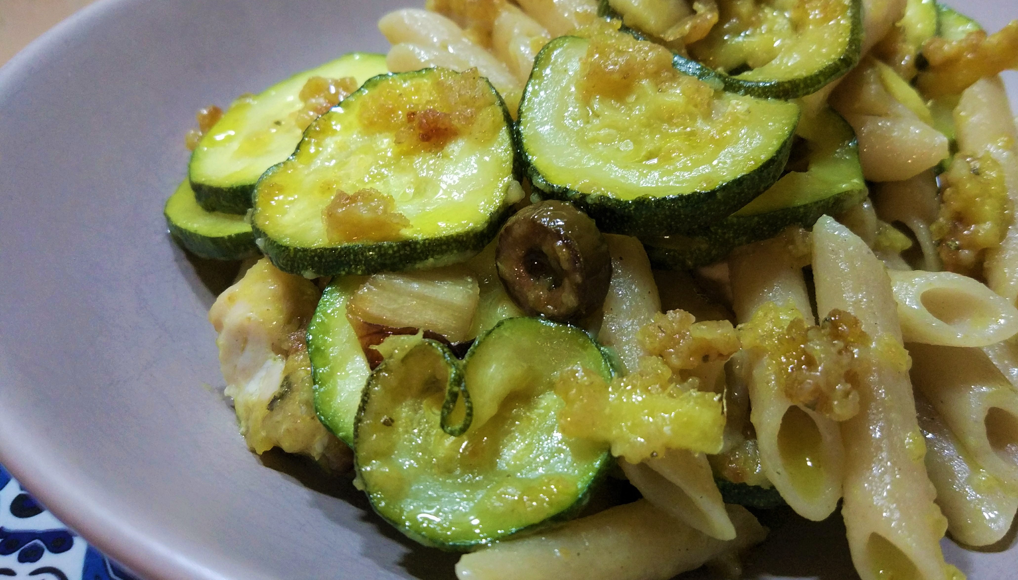 Cena con l'avanzo di zucchine e bocconcini di pollo