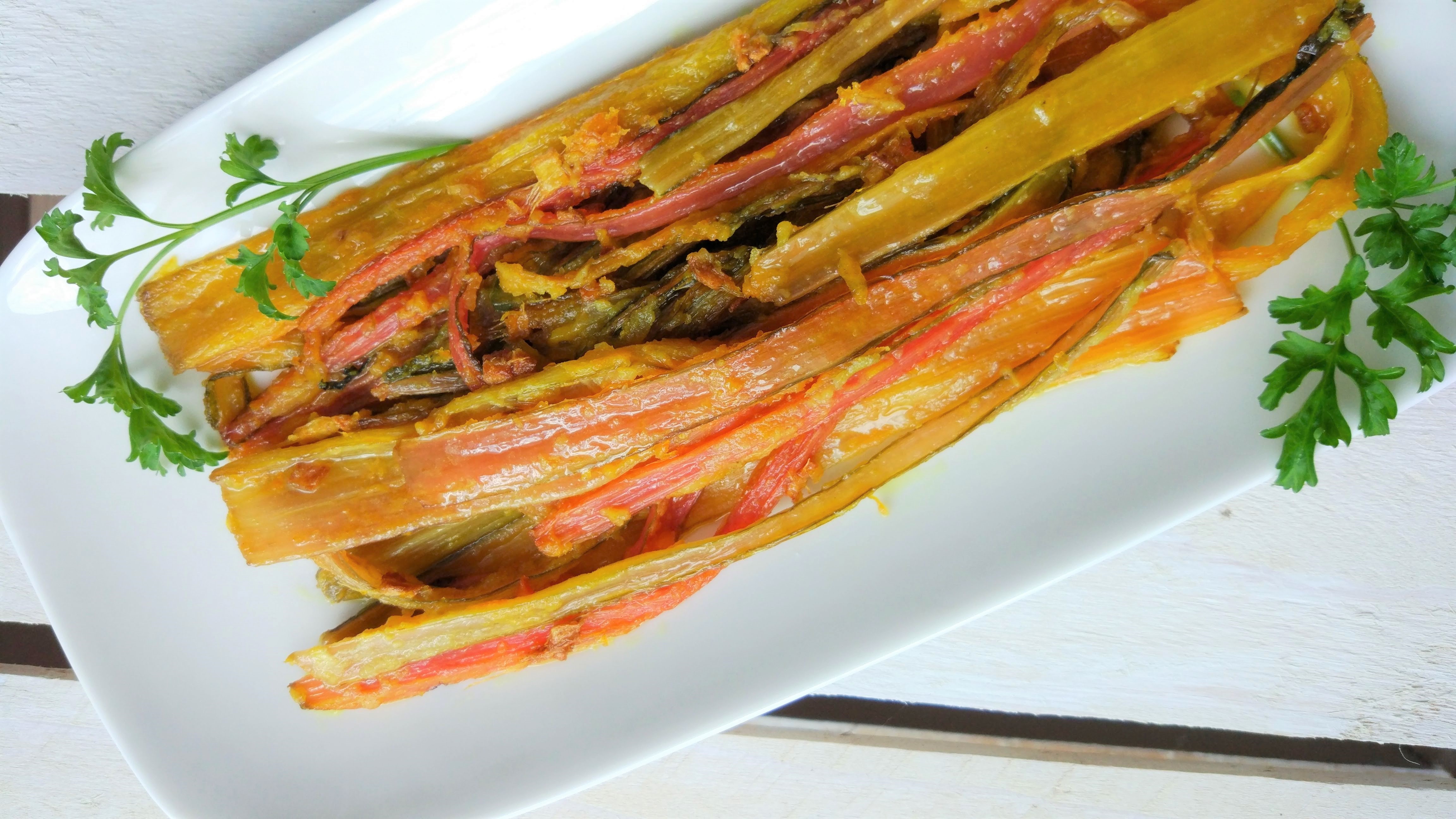 Coste delle bietole croccanti allo zenzero