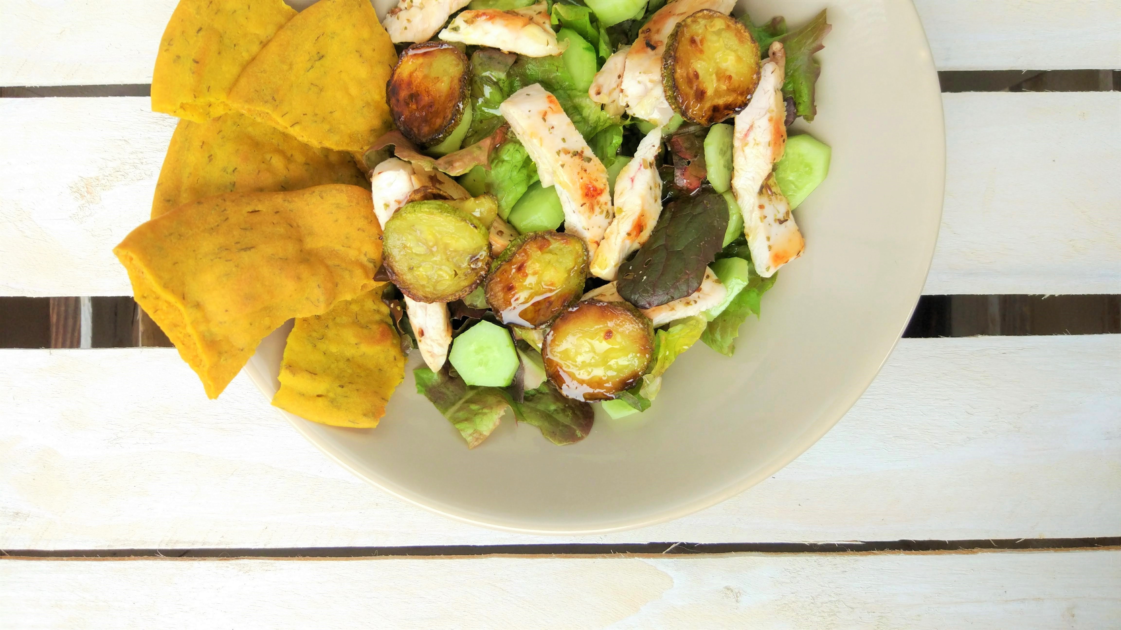 big cracker in padella con insalatona